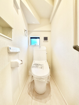 �g�C�� �g�C����1�K��2�K���ꂼ��ɔz�u����Ă��ĂƂĂ��֗��ł��B 