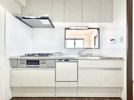 �L�b�`�� ���������Ȃ���ł����Ƒ��Ƃ̉�b���y���߂�ΖʃL�b�`��