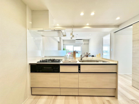 �L�b�`�� ���������Ȃ��炲�Ƒ��Ƃ̉�b���y���߂�ΖʃJ�E���^�[�L�b�`��  