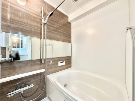 ���� ����̔�������Ă���閾�邢�������̂���o�X���[��  