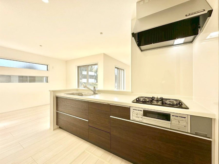 �L�b�`�� ���������Ȃ���ł����Ƒ��Ƃ̉�b���y���߂�ΖʃL�b�`��