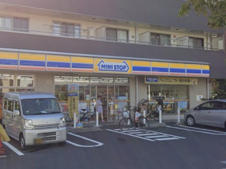 ���ӊ� �R���r�j 300m �~�j�X�g�b�v ���]�X