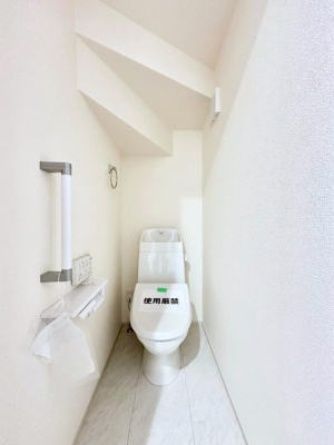 �g�C�� �g�C����1�K��2�K���ꂼ��ɔz�u����Ă��ĂƂĂ��֗��ł��B 