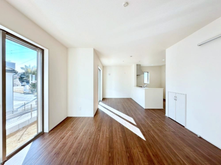 ���̑����� �傫�ȑ����炽���Ղ�̗z���ƕ����������郊�r���O  