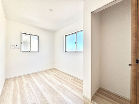 �q������ �q�������ɂ��������߂Ȏ��[�X�y�[�X�����Ղ�̋���