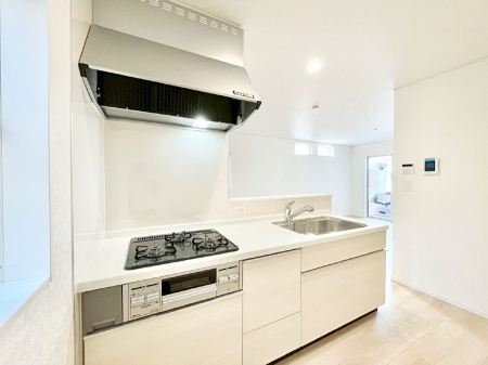 ���ӊ� �R���r�j 300m ���[�\�� �Ԕ��O���ړX