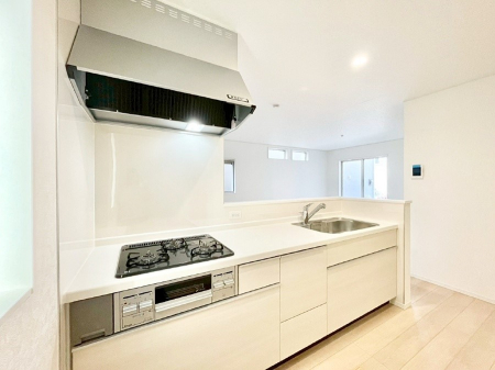 ���ӊ� �R���r�j 300m ���[�\�� �Ԕ��O���ړX