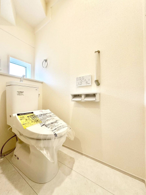 �g�C�� �g�C����1�K��2�K���ꂼ��ɔz�u����Ă��ĂƂĂ��֗��ł��B 