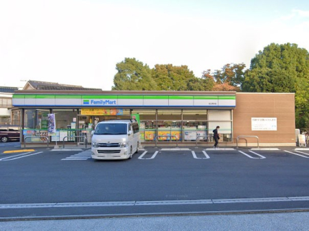 ���ӊ� �R���r�j 300m �t�@�~���[�}�[�g ������X