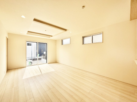 ���̑����� �Ƒ��̏Ί炪���R�Ɛ��܂�Ă���A����ȕ��͋C�̃_�C�j���O�Ɏd�オ���Ă��܂��B