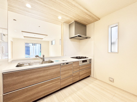 �L�b�`�� ���������Ȃ���ł����Ƒ��Ƃ̉�b���y���߂�ΖʃL�b�`��