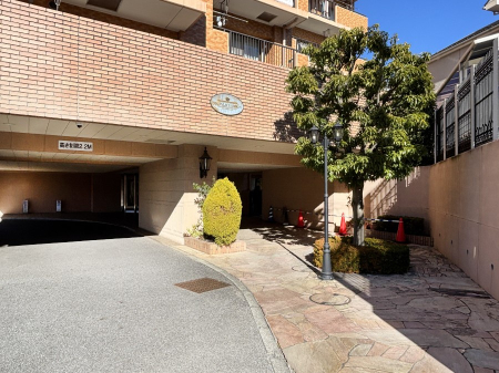 �G���g�����X �Y��ȃG���g�����X�́A���Z�҂�D�����}������Ă���܂�  