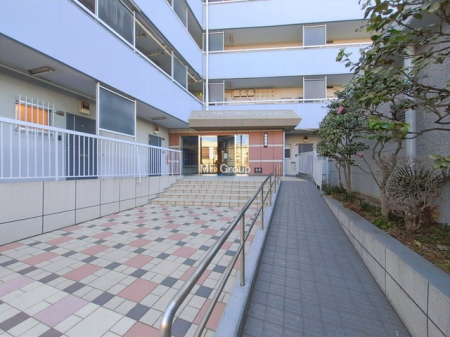 �G���g�����X -