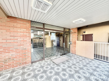 �G���g�����X �������������͋C�̃G���g�����X�B