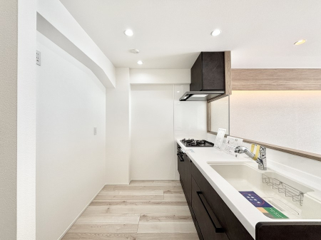 �L�b�`�� ���r���O�����n����l�C�̃J�E���^�[�L�b�`���Ŋy����������