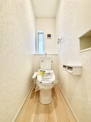 �g�C�� �g�C����1�K��2�K���ꂼ��ɔz�u����Ă��ĂƂĂ��֗��ł��B 