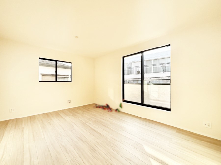 ���̑����� �Ƒ��̏Ί炪���R�Ɛ��܂�Ă���A����ȕ��͋C�̃_�C�j���O�Ɏd�オ���Ă��܂� 