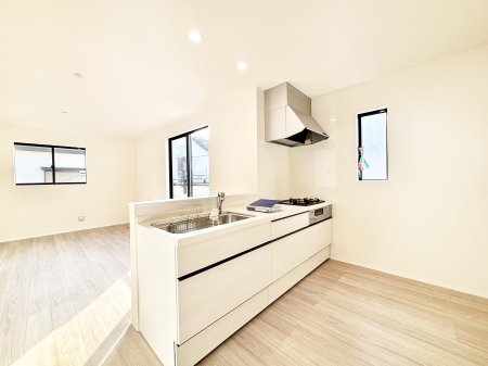 �L�b�`�� ���������Ȃ���ł����Ƒ��Ƃ̉�b���y���߂�ΖʃL�b�`��