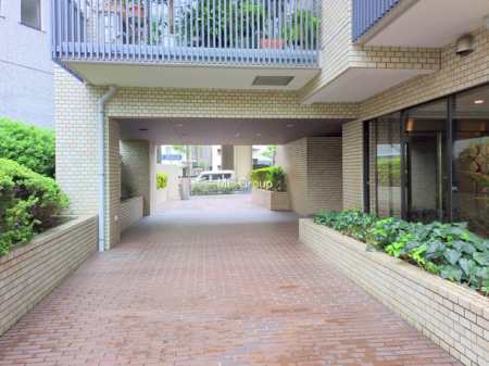 �G���g�����X -