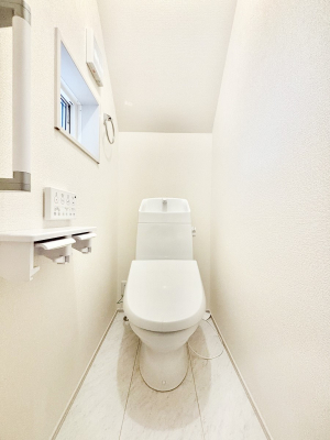 �g�C�� �g�C����1�K��2�K���ꂼ��ɔz�u����Ă��ĂƂĂ��֗��ł��B 