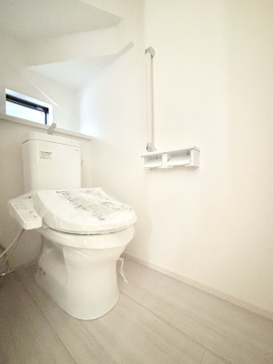 �g�C�� �g�C����1�K��2�K���ꂼ��ɔz�u����Ă��ĂƂĂ��֗��ł��B 