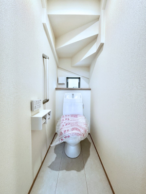 �g�C�� �g�C����1�K��2�K���ꂼ��ɔz�u����Ă��ĂƂĂ��֗��ł��B 