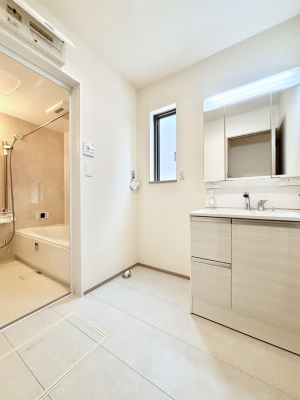 ���̑� �L�X�Ƃ�Ƃ�̂��郉���h���[�X�y�[�X�B  