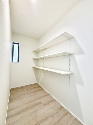 ���[ �H�i�̃X�g�b�N�⒲�����̕ۊǂɕ֗��ȉ��I�t���p���g���[�@