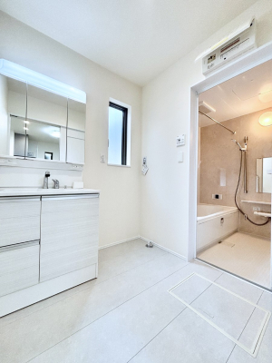 ���̑� �L�X�Ƃ�Ƃ�̂��郉���h���[�X�y�[�X�B  