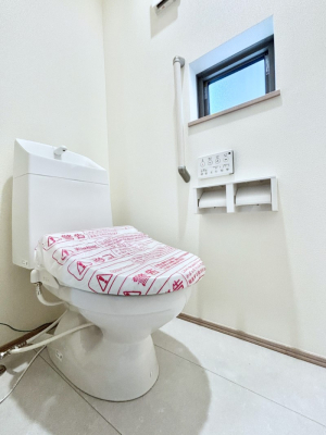 �g�C�� �g�C����1�K��2�K���ꂼ��ɔz�u����Ă��ĂƂĂ��֗��ł��B 