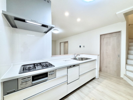 �L�b�`�� ��Ƃ肠��L�b�`���ł͂��Ƒ��Ɗy�������������ł��܂��B