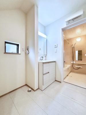 ���̑� �L�X�Ƃ�Ƃ�̂��郉���h���[�X�y�[�X�B  