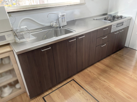 �L�b�`�� �����Ղ�̎��[�͂�������L�b�`���B�����H��