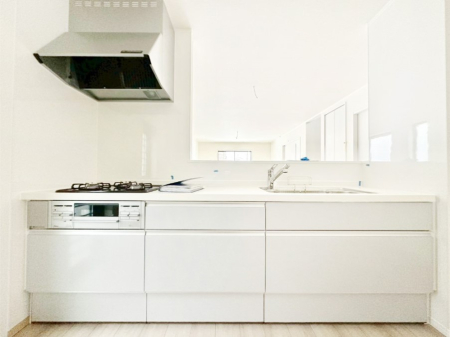 �L�b�`�� �V�X�e���L�b�`���̓V���v���ŃX�b�L�������O���̗��Ȃ��f�U�C���Ȃ̂ŉi���g�������I