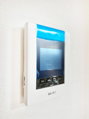 ���̑����� ���q���܂̂�����Ԃɂ����S�I���q����ڂŕ�����TV���j�^�[�t���C���^�[�t�H���B