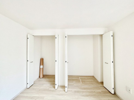 ���[ ��������ߗނ�ו��Ȃǂ̎��[�ɕ֗��ȃN���[�[�b�g�t���ł��B