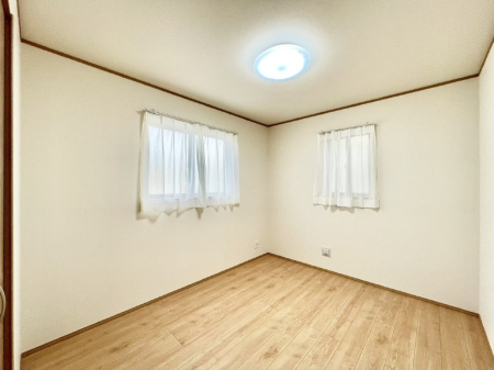 ���̑����� 2�ʍ̌����m�ۂ������邢��ԁB�Ƒ��݂�Ȃ����K�ȕ�炵����������݌v�ł��B