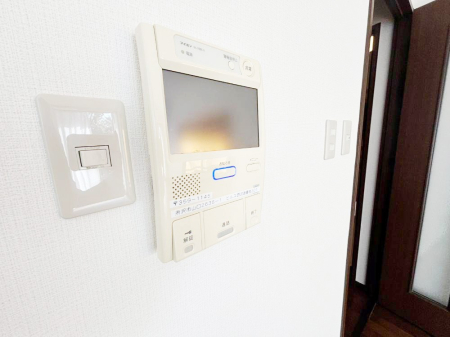 ���̑����� TV���j�^�[�t�C���^�[�t�H�����t���Ă��ăZ�L�����e�B�[��  