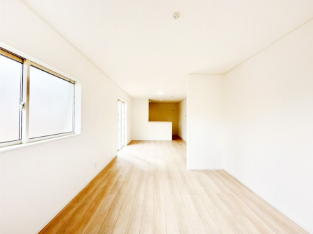 ���̑����� �Ƒ��̏Ί炪���R�Ɛ��܂�Ă���A����ȕ��͋C�̃_�C�j���O�Ɏd�オ���Ă��܂��B