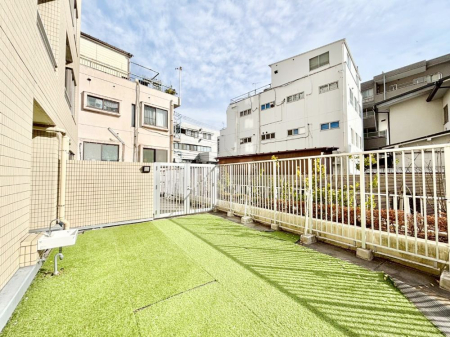 �o���R�j�[ �J�������郋�[�t�e���X