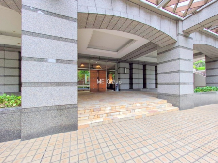 �G���g�����X -