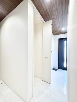 ���[ 1�K�L�����[�ɂ͑|���p�i����p�i�̃X�g�b�N�Ȃǂ����[�ł��܂��B