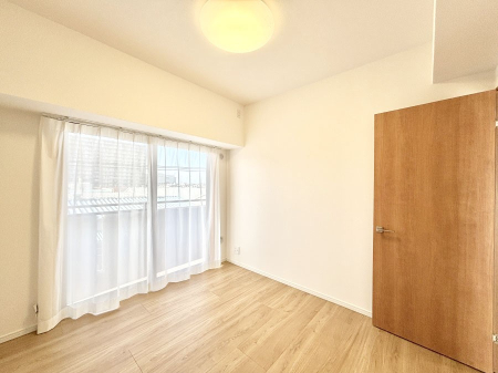 ���̑����� �o���R�j�[���J�������v���X���Ă����m��  