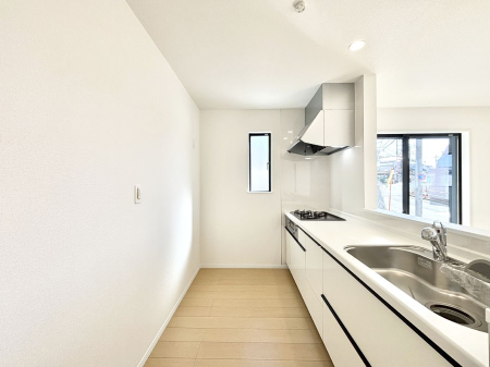 �L�b�`�� ��Ƃ肠��L�b�`���ł͂��Ƒ��Ɗy�������������ł��܂��B