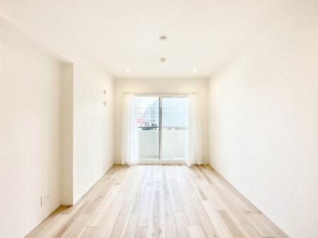 ���̑����� �o���R�j�[���J�������v���X���Ă����m��  