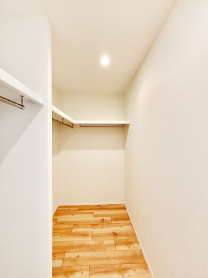 ���̑� �ߗނ��n���K�[�Ɋ|�����܂܎��[�ł���WIC�B�ߗނ̐������ڂ����₷���ĕ֗��ł��I