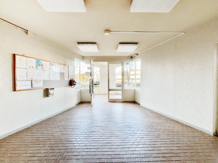 �G���g�����X �Z���҂◈�K�҂��C�����悭���o�}���B�������������͋C�̃G���g�����X