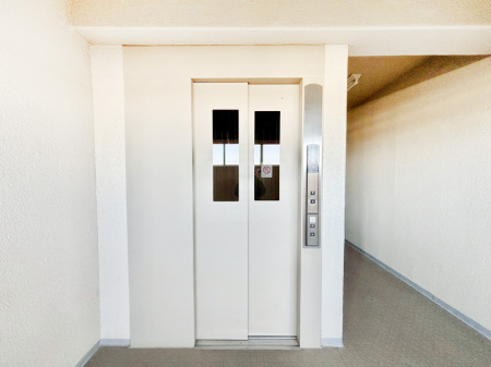 ���̑� ����̏�艺��ɕ֗��ȃG���x�[�^�[�B�����Ȃ��q���܂Ƃ̂��������A��ɕ֗��ł��I