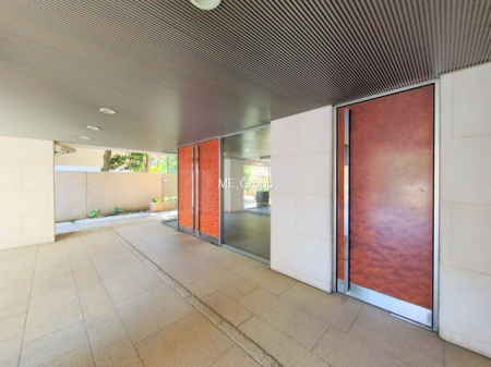 �G���g�����X -