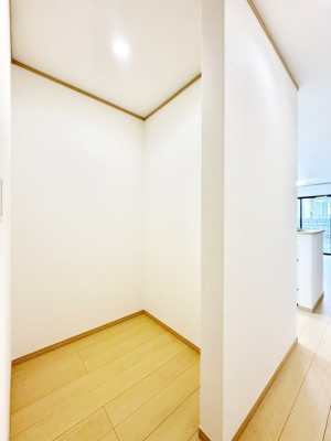 ���[ �H�i�̃X�g�b�N�⒲�����̕ۊǂɕ֗��ȃp���g���[